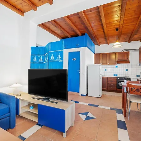 Sea View House By Tinosstay Apartmán *