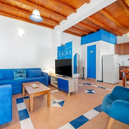 Sea View House By Tinosstay Apartmán
